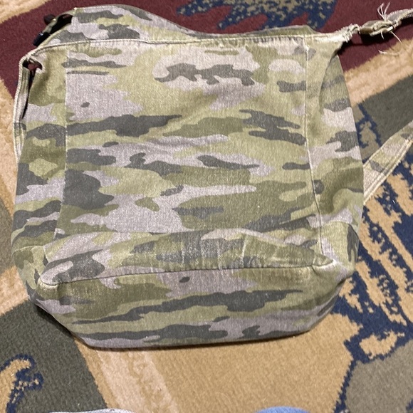 Roxy’s crossbody purses - Picture 6 of 10